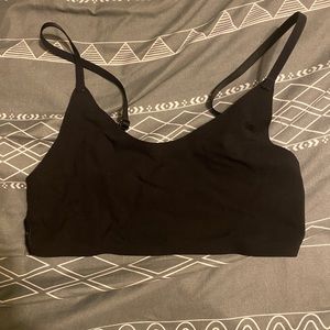Black sports bra non padded